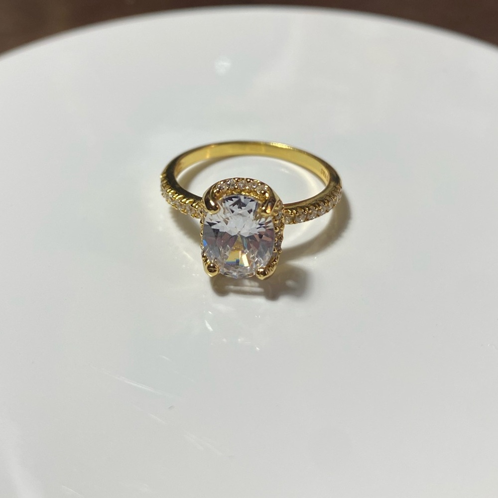 NWOT Giani Bernini: Gold-plated, oval halo ring • Macy’s exclusive⭐️